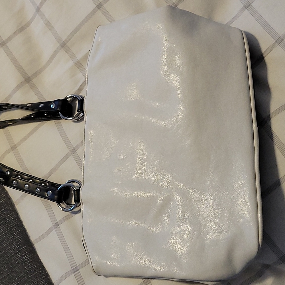 Handbag - Picture 3 of 6